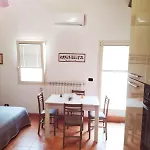 Mansarda Con Terrazzo Privato Apartmán *