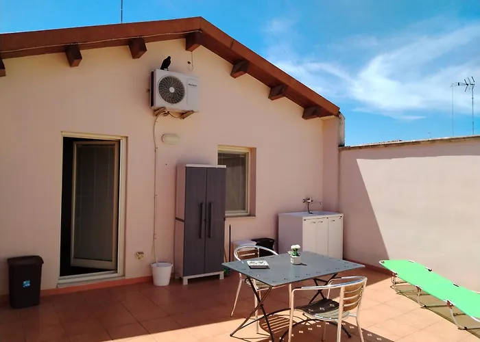 شقة Mansarda Con Terrazzo Privato بارليتا